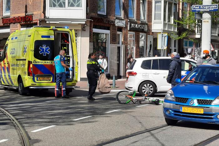 Fietser met gitaar gewond bij verkeersongeval