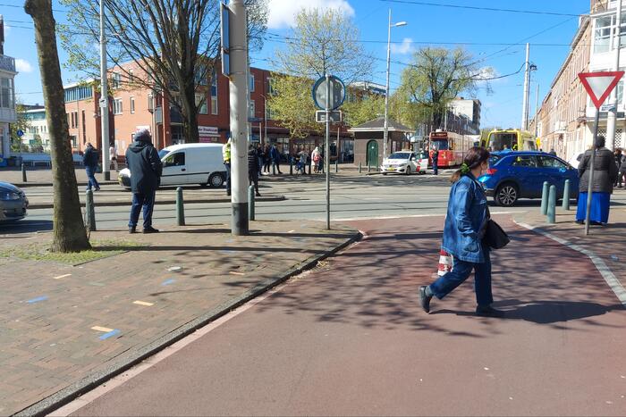Fietser met gitaar gewond bij verkeersongeval