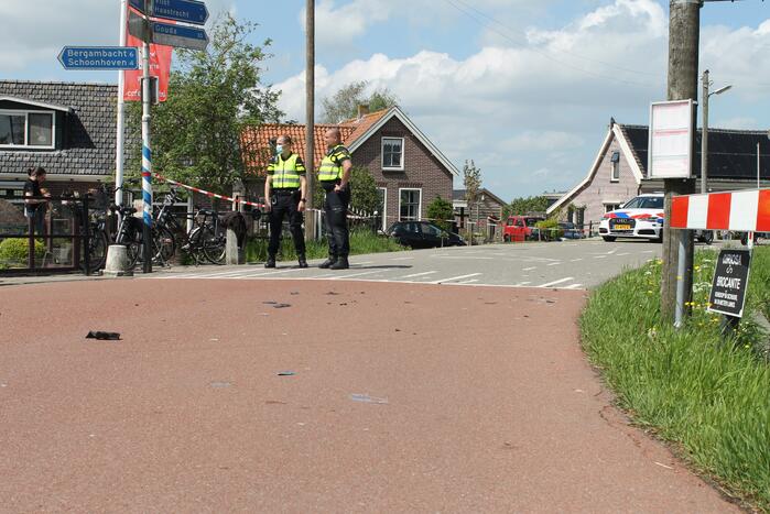 Brommerrijder zwaargewond bij verkeersongeval op kruising