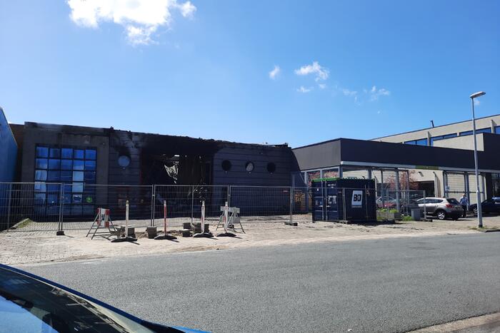 #Haarlem Schade grote brand garagebedrijf enorm Emrikweg Haarlem.