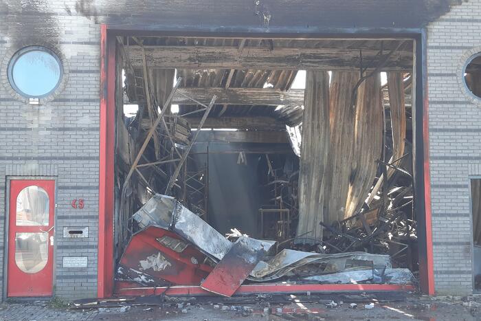 Schade grote brand garagebedrijf enorm