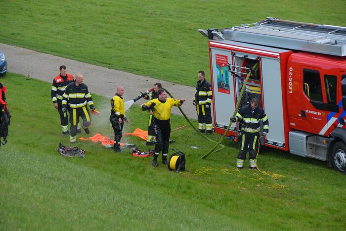 Reddingsactie voor ree in de problemen bij De Zwarte Haan