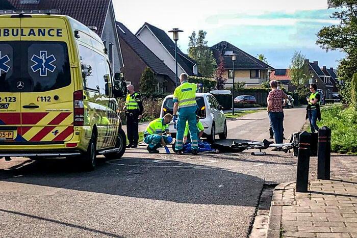 Maaltijdbezorger gewond door botsing met personenauto