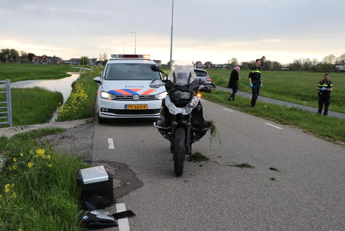 Motorrijder belandt in sloot