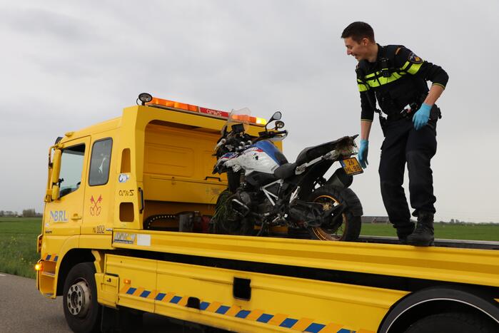 Motorrijder belandt in sloot