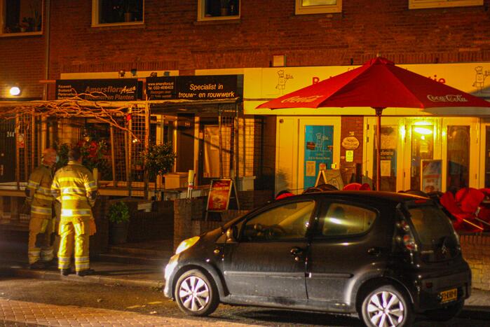 Brandweer doet onderzoek naar vreemde lucht in snackbar Bolletje van Polletje