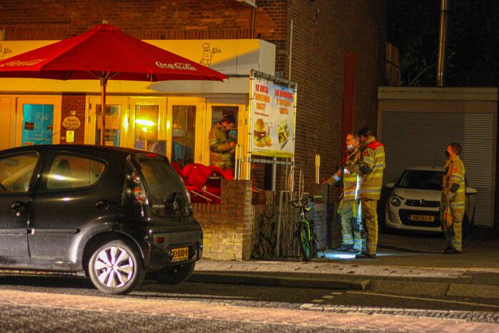 Brandweer doet onderzoek naar vreemde lucht in snackbar Bolletje van Polletje