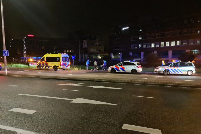 Twee scooterrijders gewond door frontale botsing