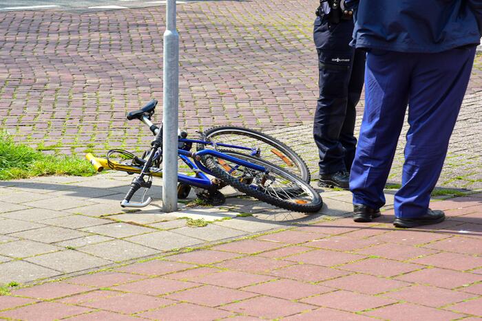 Fietster gewond door botsing met personenauto