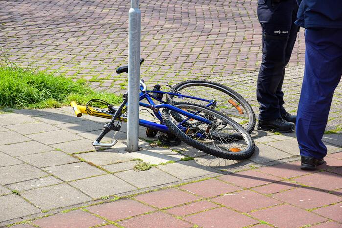 Fietster gewond door botsing met personenauto