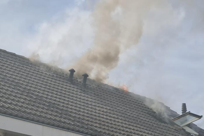Brand op dak ontstaan door dak werkzaamheden