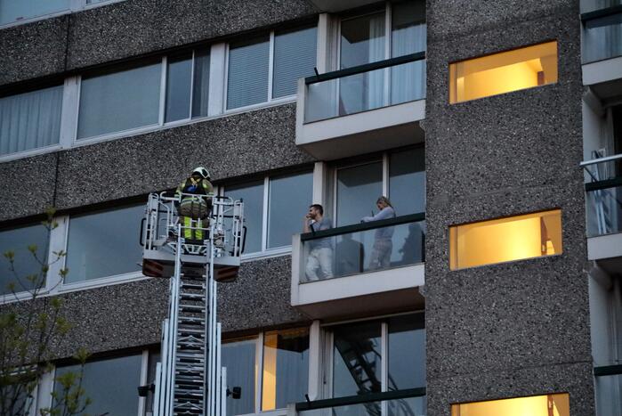 Brandweer helpt buitengesloten bewoners