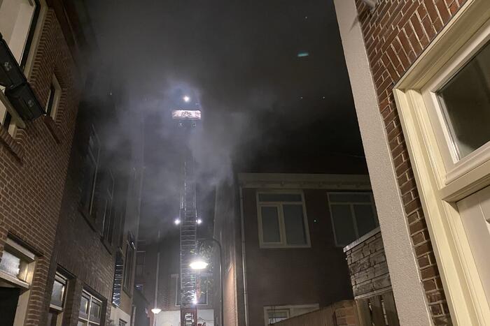 Veel rookontwikkeling bij brand in woning