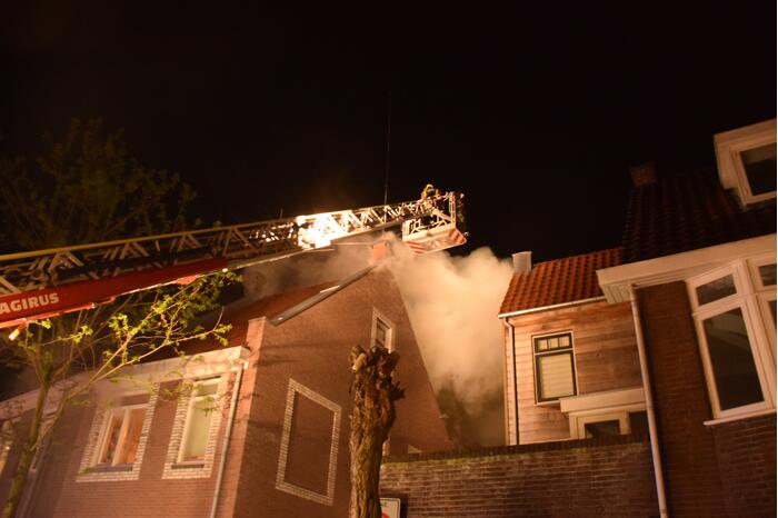 Veel rookontwikkeling bij brand in woning