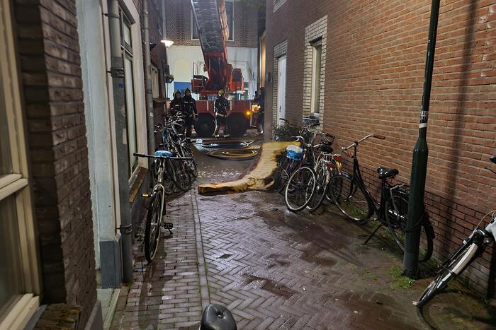 Veel rookontwikkeling bij brand in woning