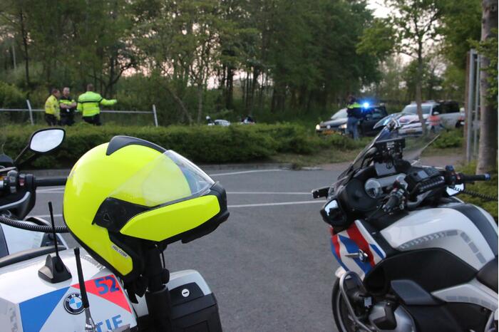 Motoragent gewond bij achtervolging