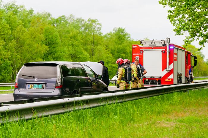 Garage-auto gaat roken tijdens proefrit