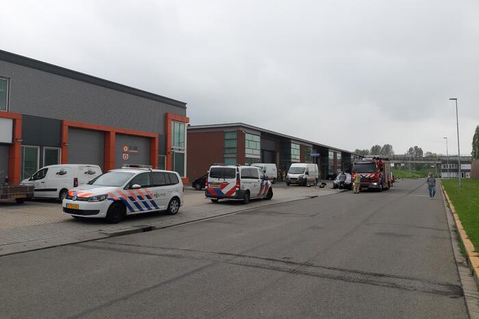 Onderzoek naar rook in loods