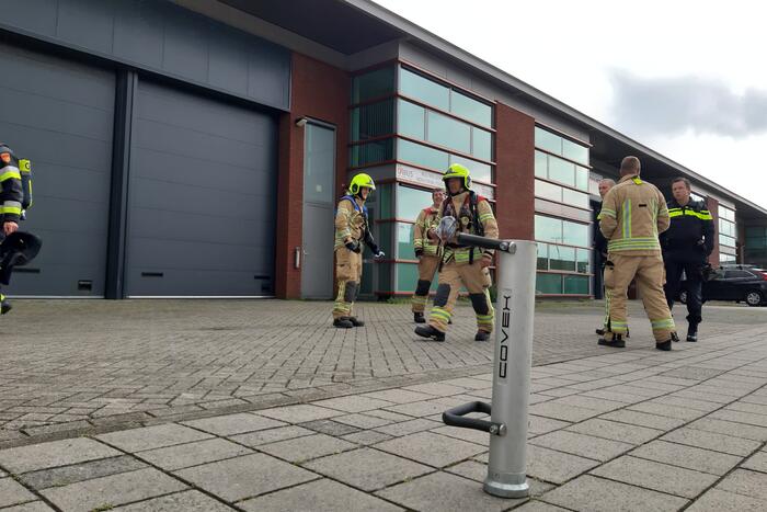 Onderzoek naar rook in loods