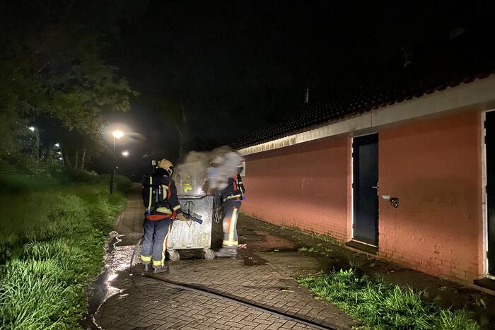 Container vliegt in brand