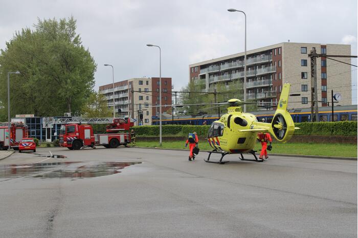 Persoon zwaargewond bij aanrijding op station
