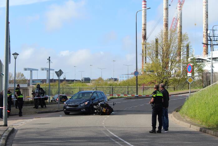 Ernstig ongeval tussen auto en motor