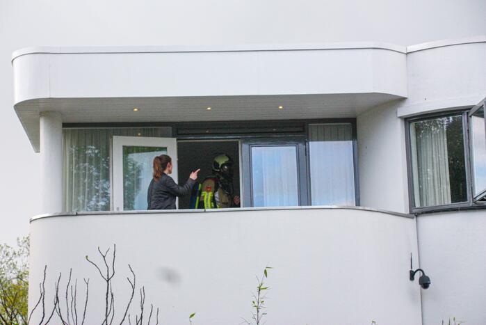 Accu vliegt in brand in garage