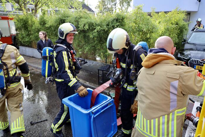 Accu vliegt in brand in garage