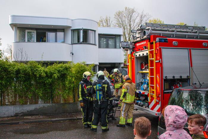 Accu vliegt in brand in garage