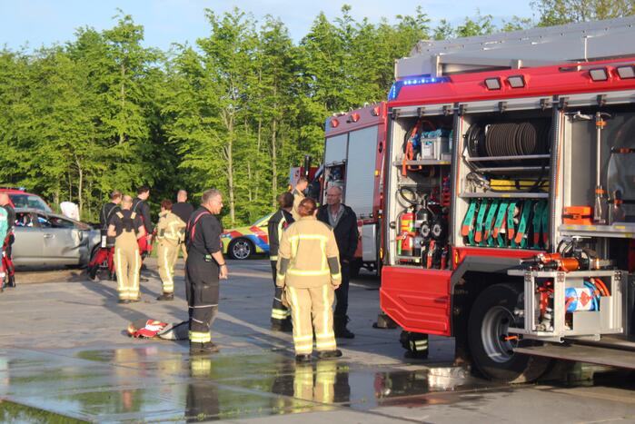 Persoon aangehouden na te water raken met auto