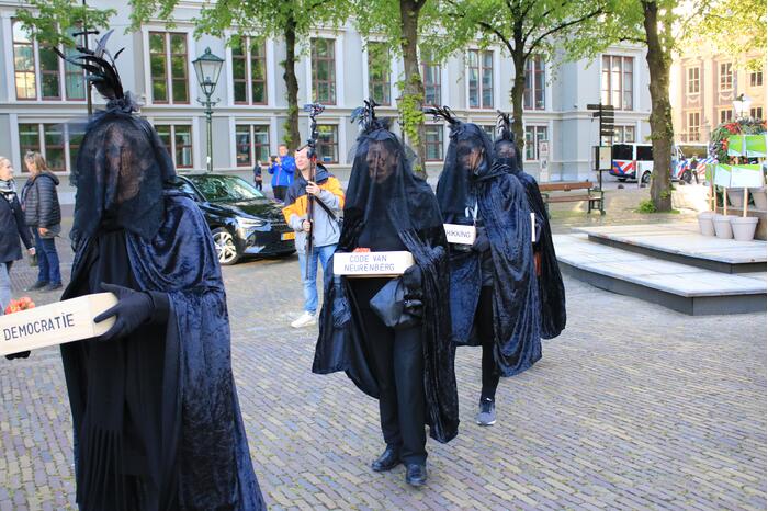 Demonstratie tegen testsamenleving