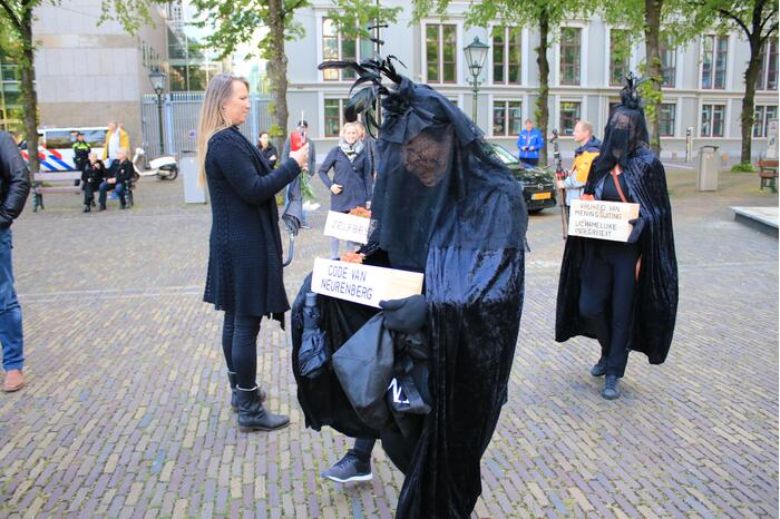 Demonstratie tegen testsamenleving