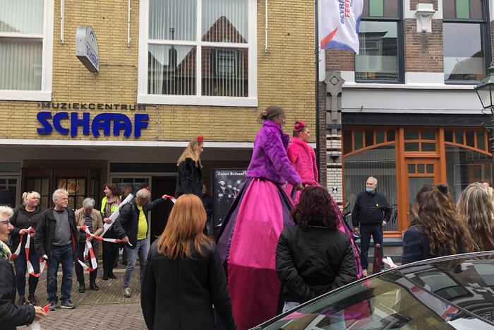 Actie en aanbieden petitie voor toekomst Zalen Schaaf