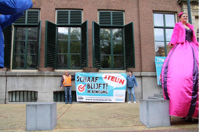 Actie en aanbieden petitie voor toekomst Zalen Schaaf