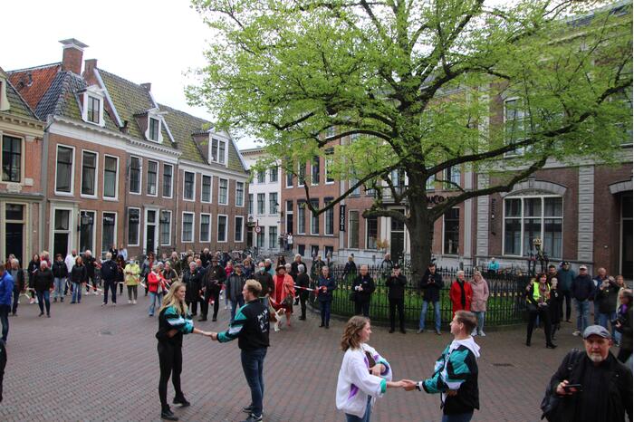 Actie en aanbieden petitie voor toekomst Zalen Schaaf