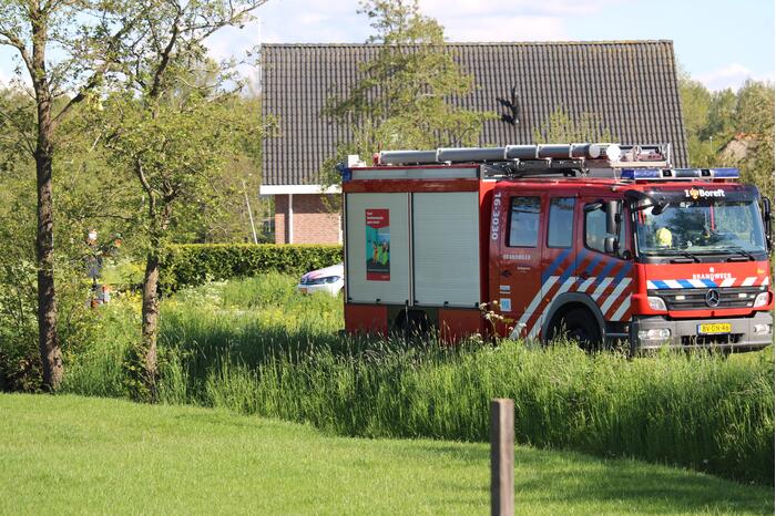 Wielrenner belandt in sloot na aanrijding