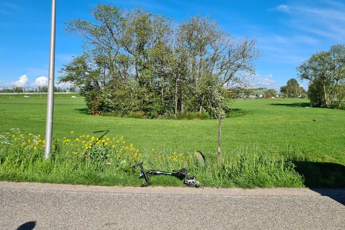 Wielrenner belandt in sloot na aanrijding