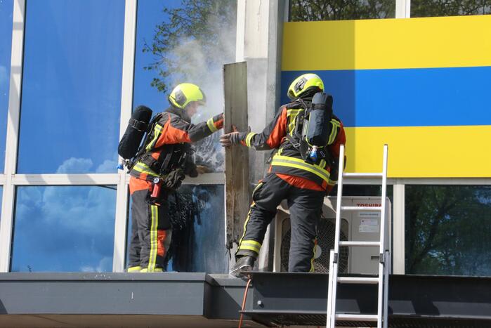 Brand in spouwmuur bij dakwerkzaamheden Toolstation