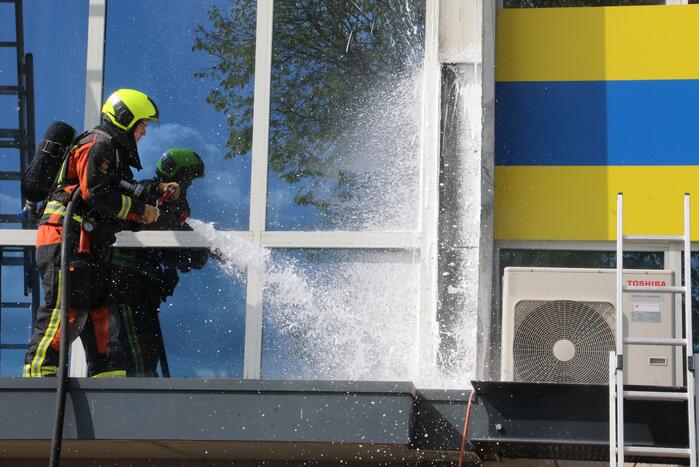 Brand in spouwmuur bij dakwerkzaamheden Toolstation