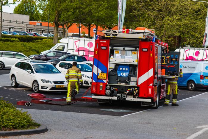 Benzinetank van auto lekgereden