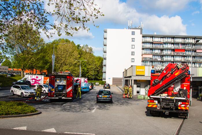 Benzinetank van auto lekgereden