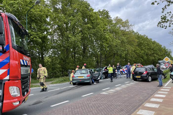 Meerdere gewonden bij flinke crash