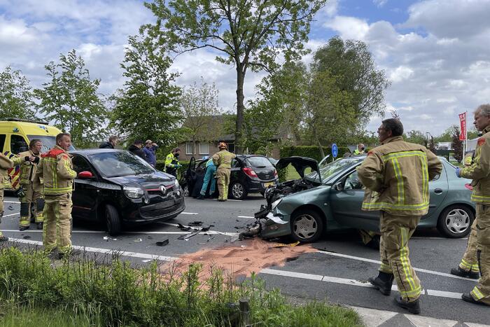 Meerdere gewonden bij flinke crash