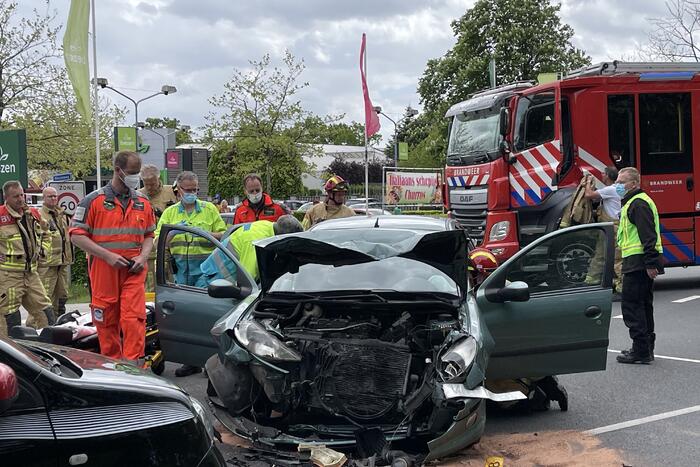Meerdere gewonden bij flinke crash