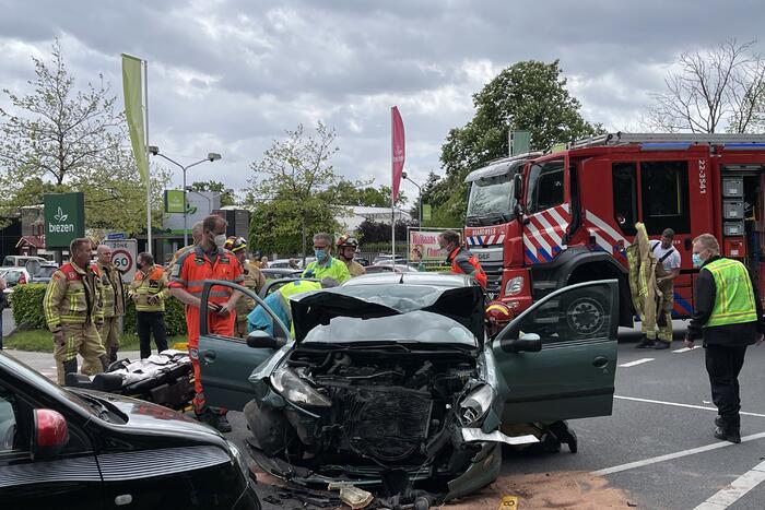 Meerdere gewonden bij flinke crash