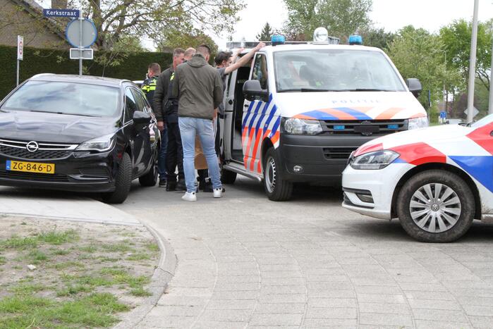 Man uit woning gehaald en aangehouden