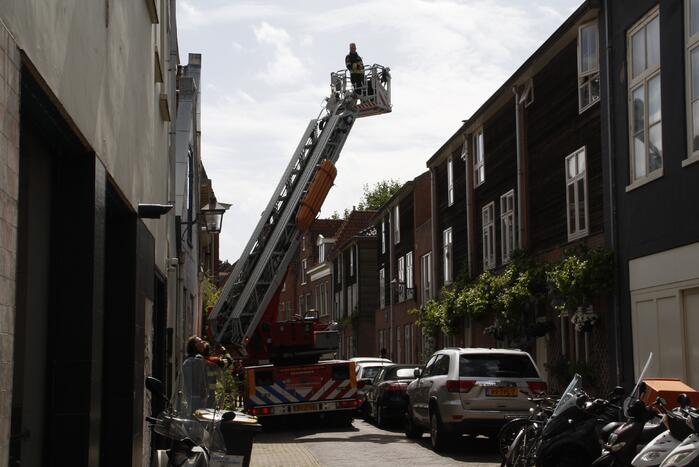 Dakbedekking waait los van pand