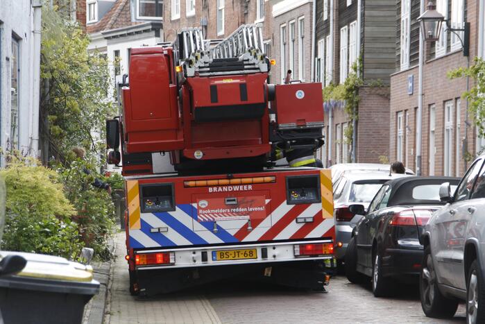 Dakbedekking waait los van pand