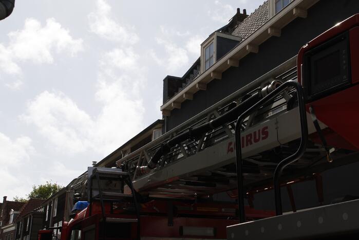 Dakbedekking waait los van pand