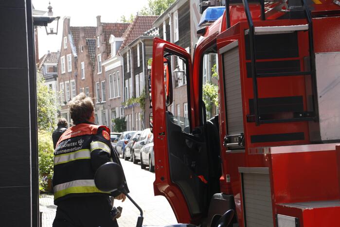 Dakbedekking waait los van pand